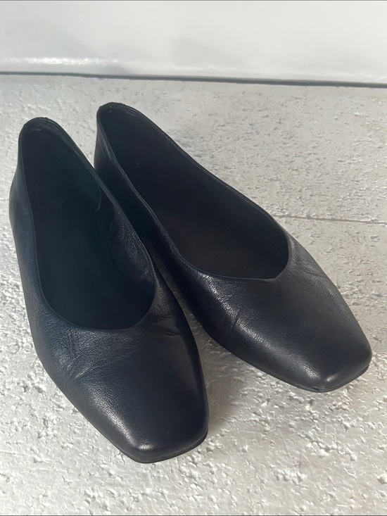 Frye Shoes - Frye SZ 9 Black Leather Ballet Flats Timeless Closet Staple Minimalist Academia